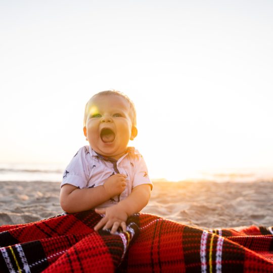Pravilna ishrana beba i dece na letovanju! Evo kako treba da izgledaju i da se čuvaju obroci za plažu